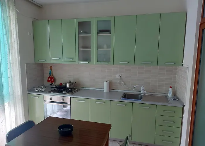 Mano' S Place * Tirana